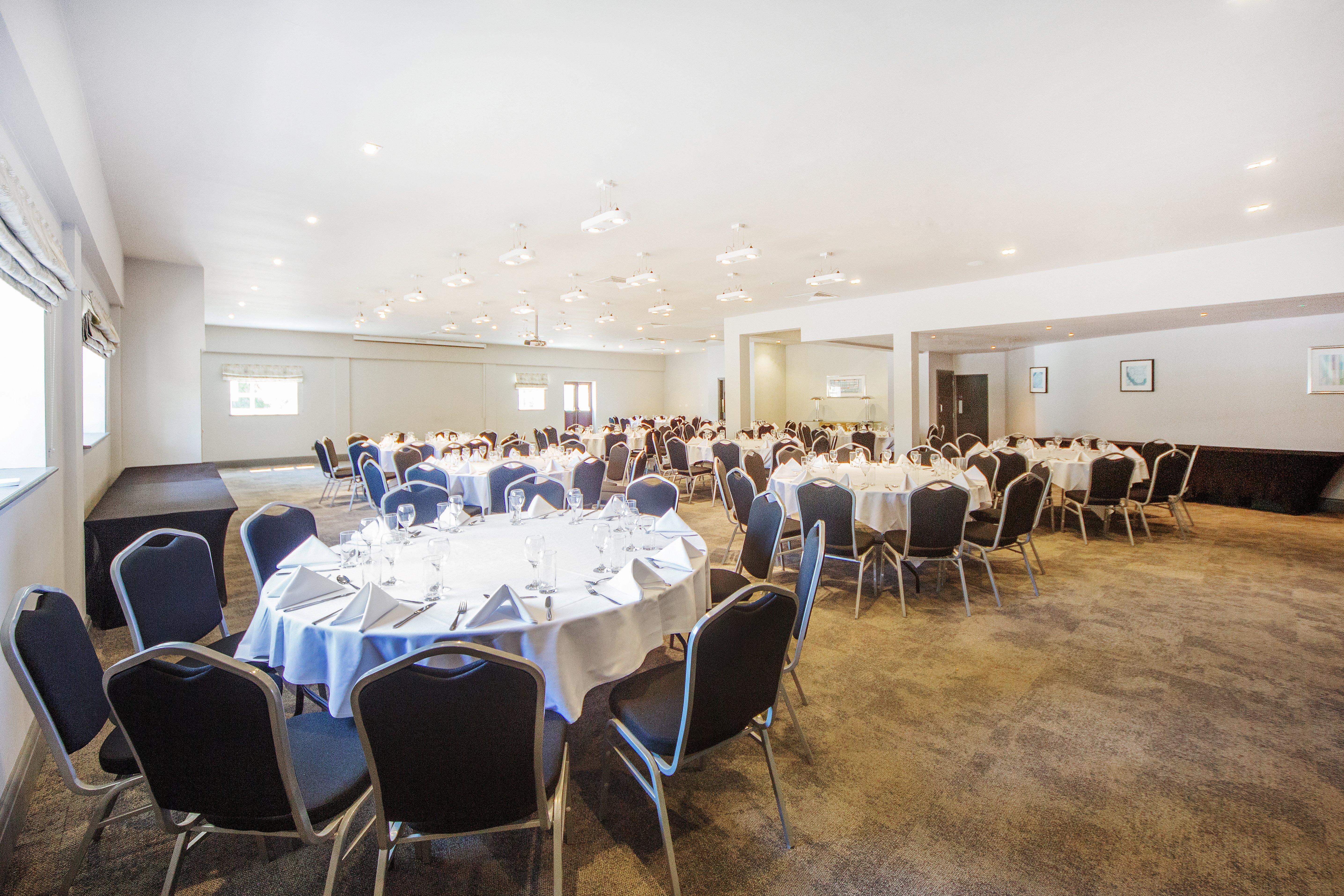 Holiday Inn Reading South M4 Jct 11 By Ihg Exterior photo
