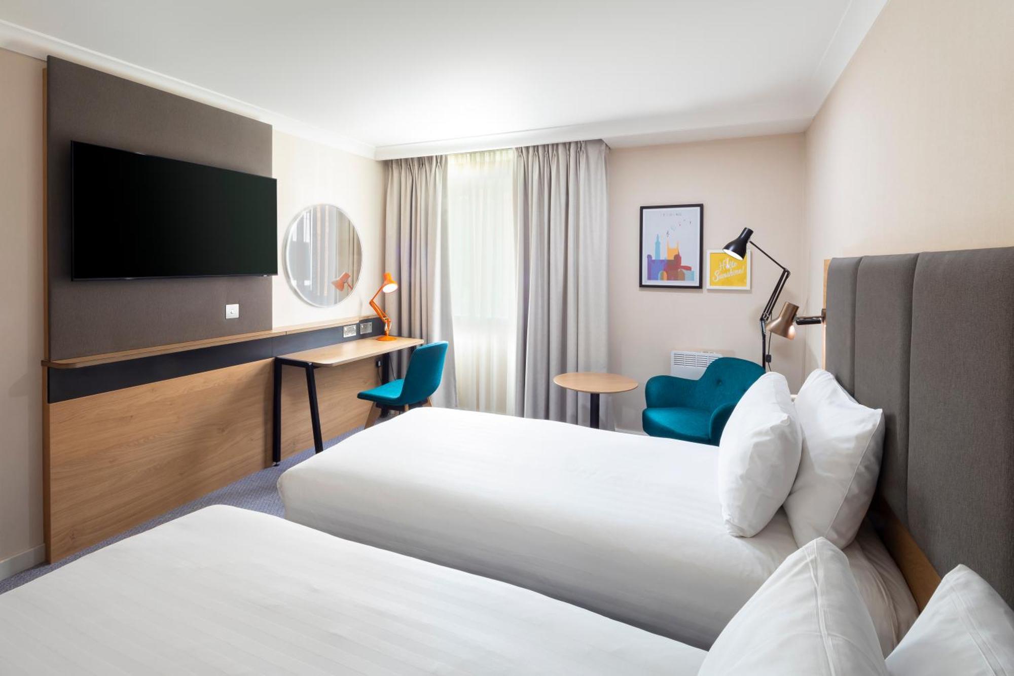 Holiday Inn Reading South M4 Jct 11 By Ihg Exterior photo