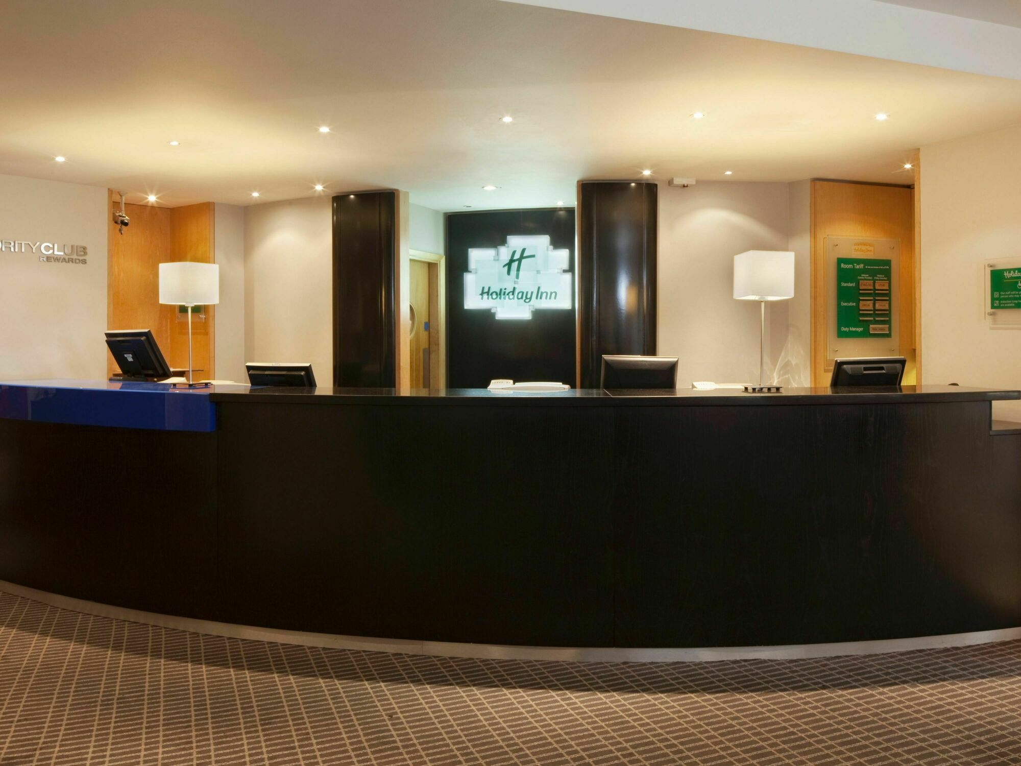 Holiday Inn Reading South M4 Jct 11 By Ihg Exterior photo